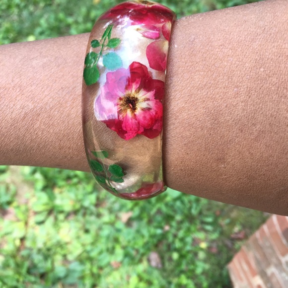 Lucite Bracelet - Picture 3 of 4